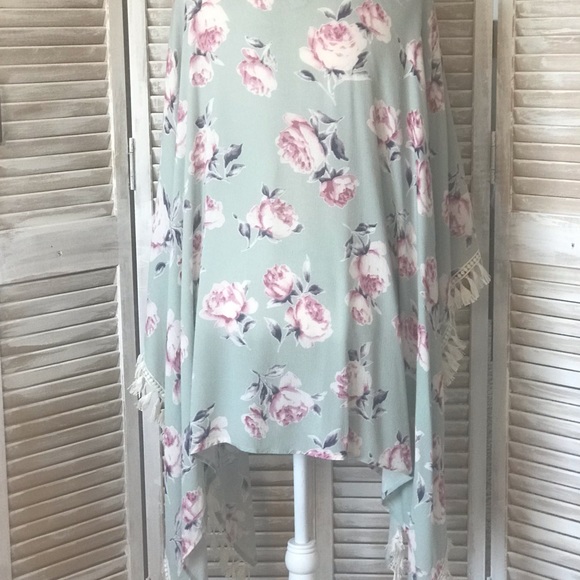 ✴️LAST ONE✴️ CURVY 1X/2X MINT FLORAL KIMONO WITH CROCHET TRIM - Picture 5 of 5